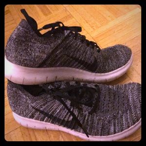 Nike RN Flyknit Womans Running Shoes